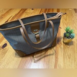 Hartmann Luxe Shoulder Bag Vacation Tote Purse Tan Camel Herringbone Zipper